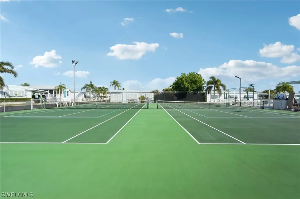 121 Kim Drive Naples FL 34104