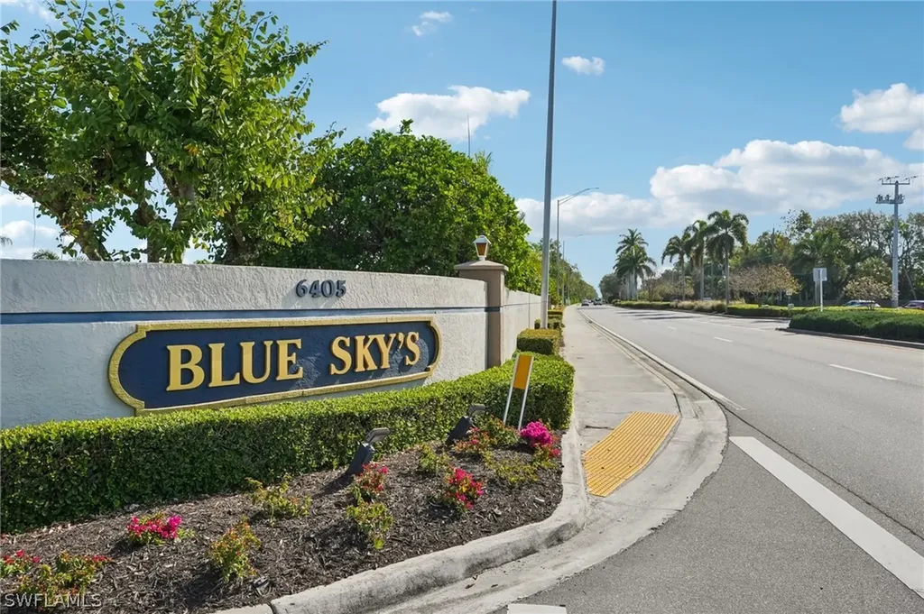 121 Kim Drive Naples FL 34104