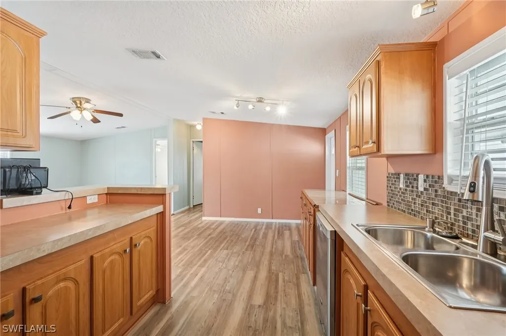 121 Kim Drive Naples FL 34104