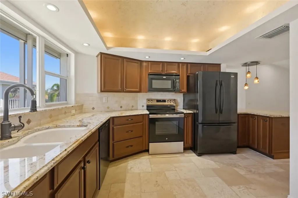 9844 Luna Circle Naples FL 34109