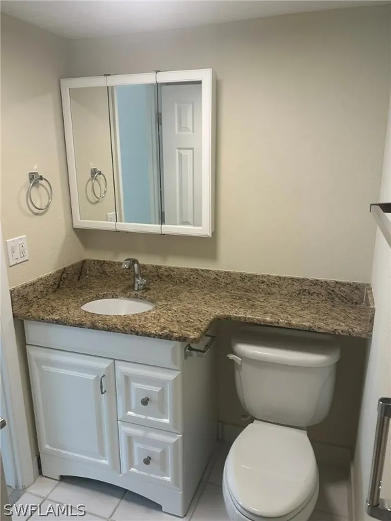 4621 Bayshore Drive Naples FL 34112