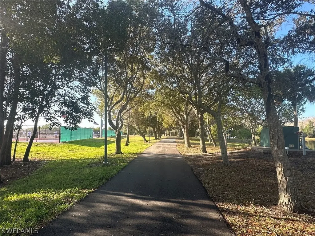 4621 Bayshore Drive Naples FL 34112