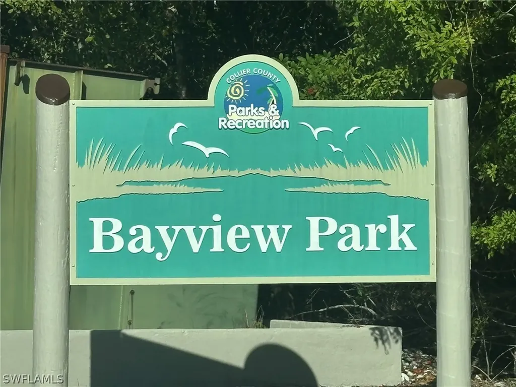 4621 Bayshore Drive Naples FL 34112