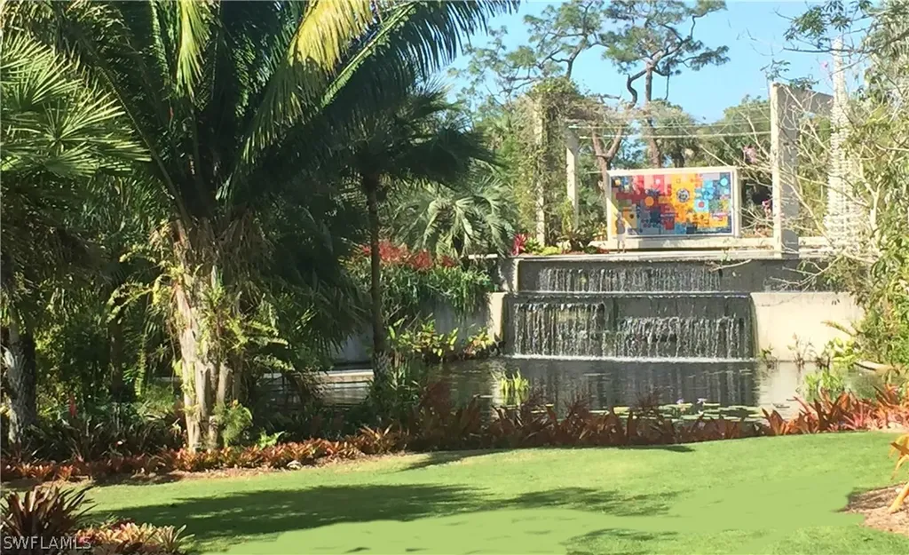 4621 Bayshore Drive Naples FL 34112