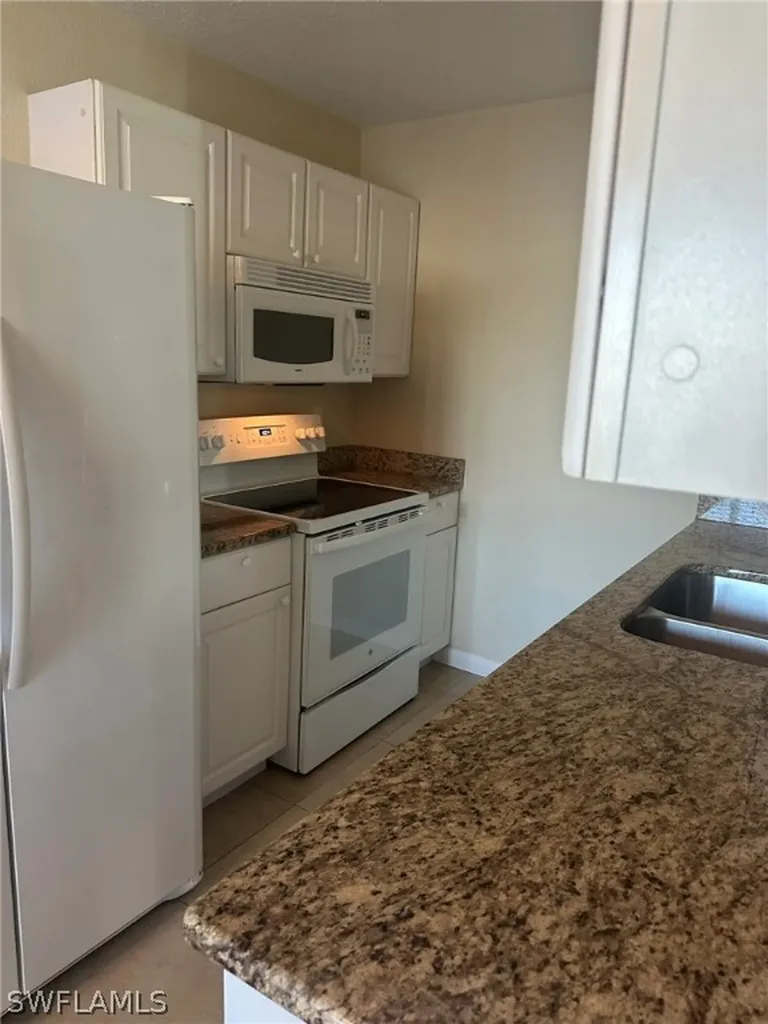 4621 Bayshore Drive Naples FL 34112