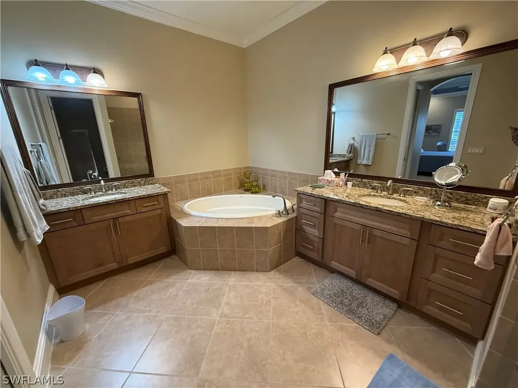 7543 Moorgate Point Way Naples FL 34113