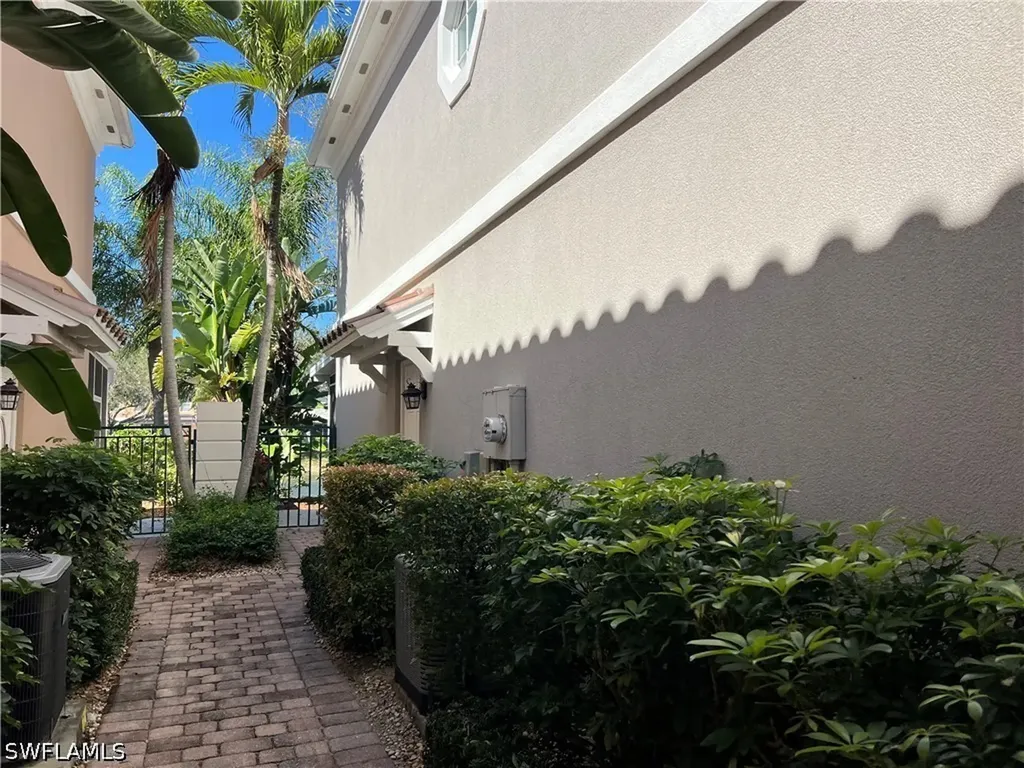 5365 Cove Circle Naples FL 34119