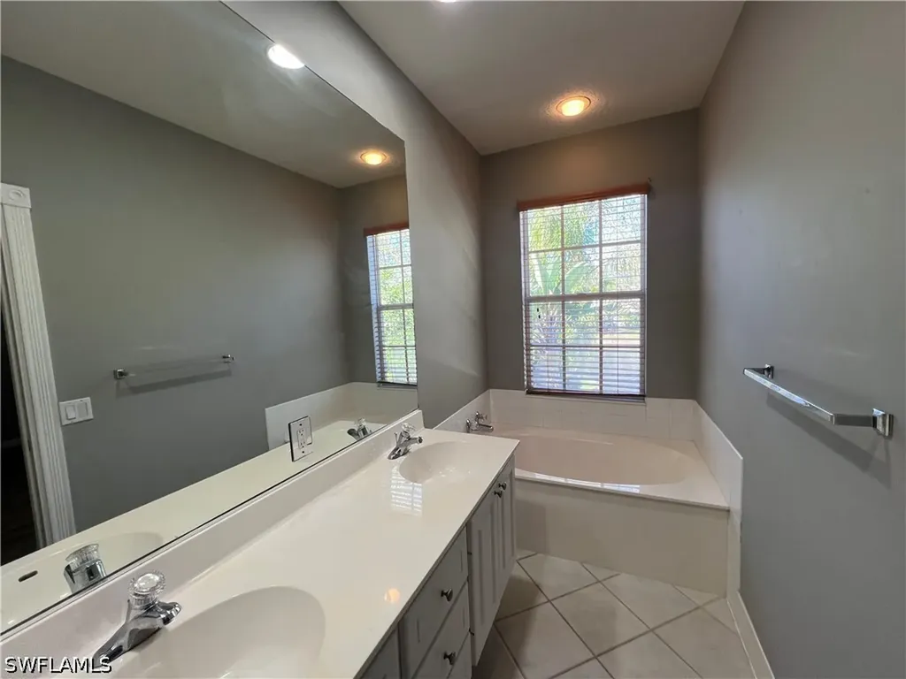 5365 Cove Circle Naples FL 34119