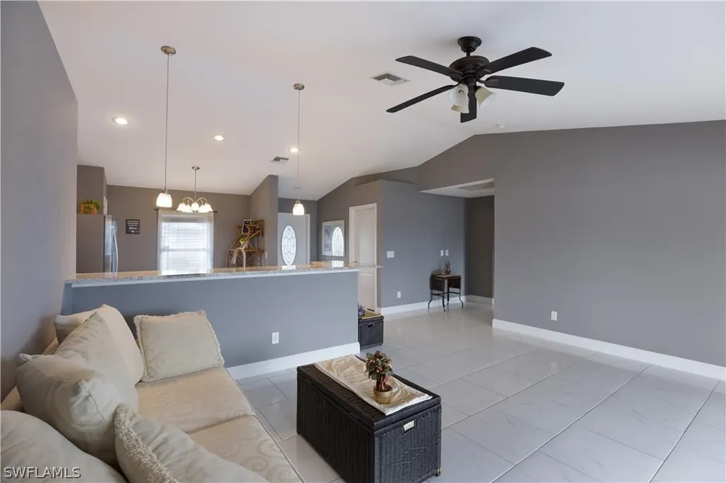 2212 NE 5th Avenue Cape Coral FL 33909