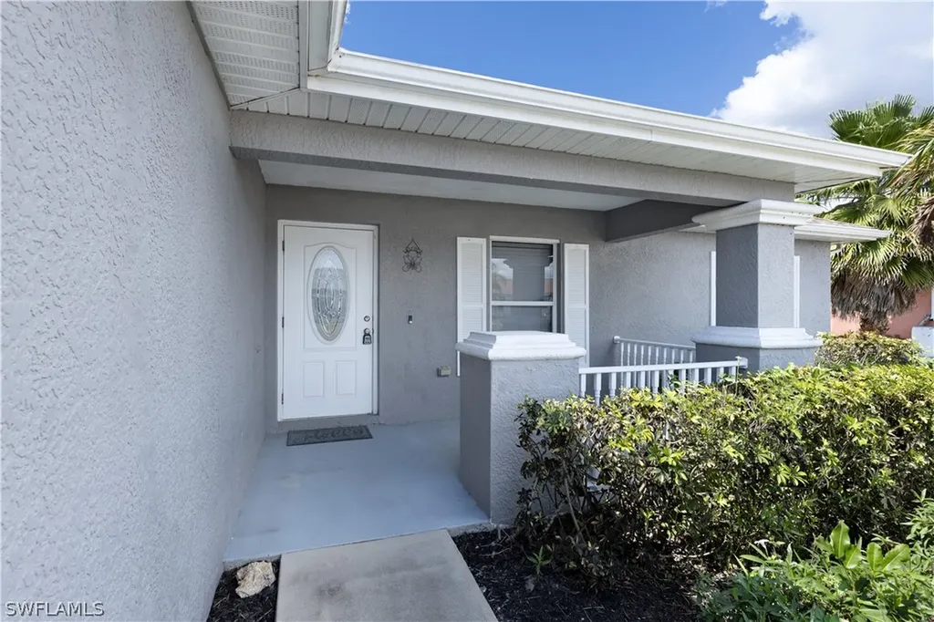 2212 NE 5th Avenue Cape Coral FL 33909