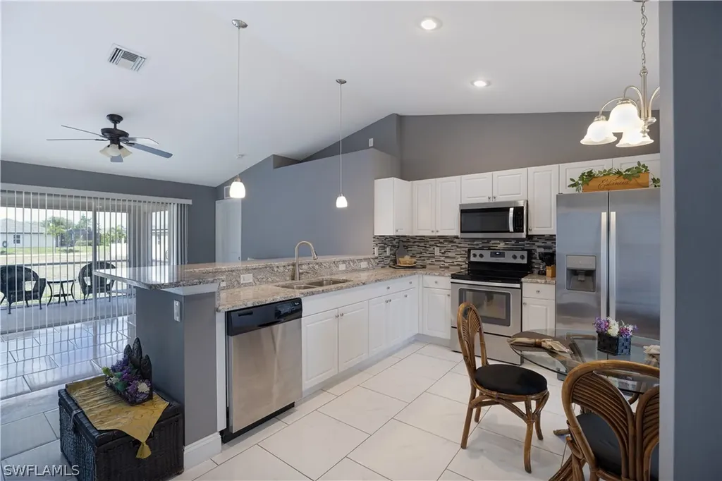 2212 NE 5th Avenue Cape Coral FL 33909