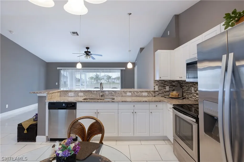 2212 NE 5th Avenue Cape Coral FL 33909