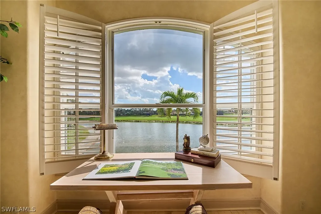 3211 Lancaster Drive Naples FL 34105