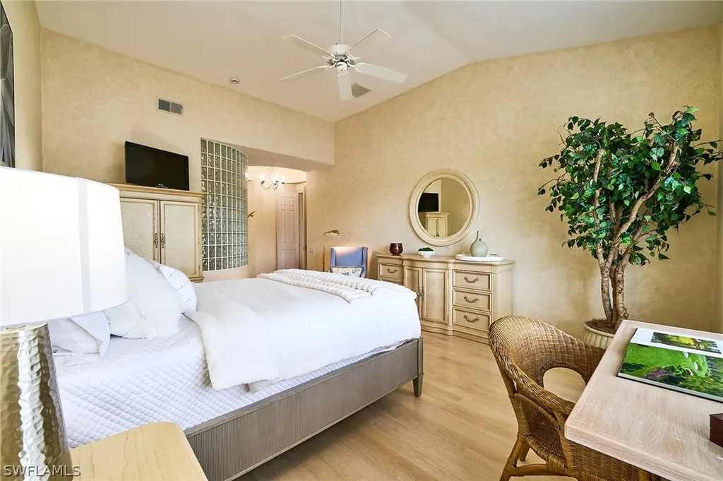 3211 Lancaster Drive Naples FL 34105