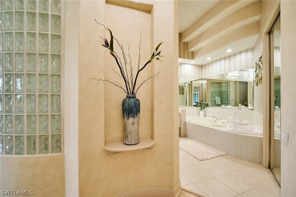 3211 Lancaster Drive Naples FL 34105