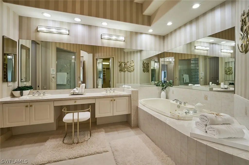 3211 Lancaster Drive Naples FL 34105