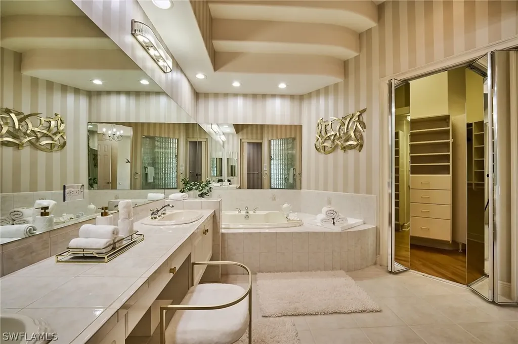 3211 Lancaster Drive Naples FL 34105