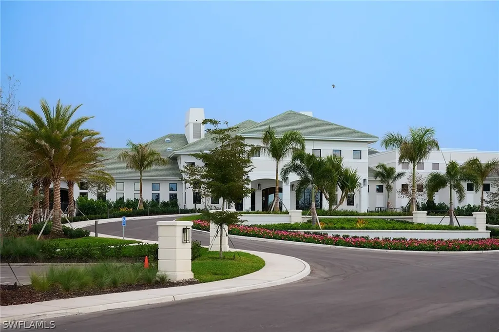 3211 Lancaster Drive Naples FL 34105