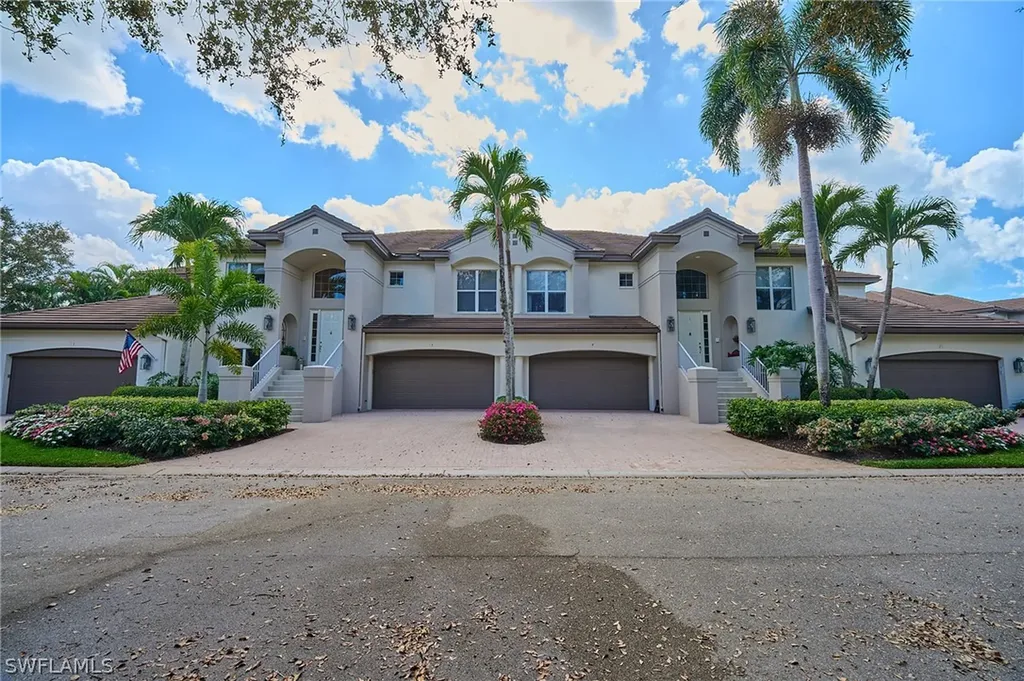 3211 Lancaster Drive Naples FL 34105