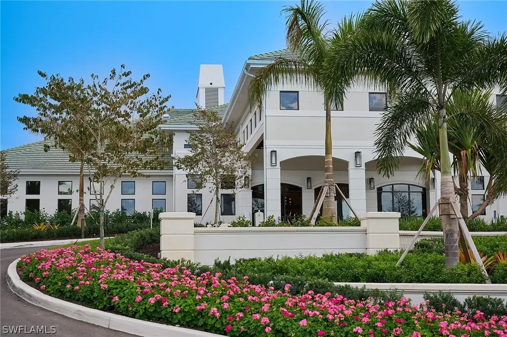 3211 Lancaster Drive Naples FL 34105