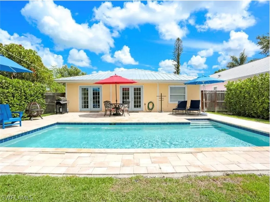 856 98th Avenue N Naples FL 34108