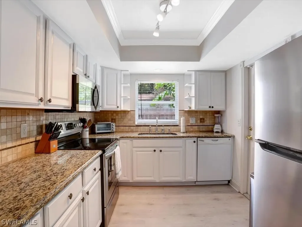 856 98th Avenue N Naples FL 34108