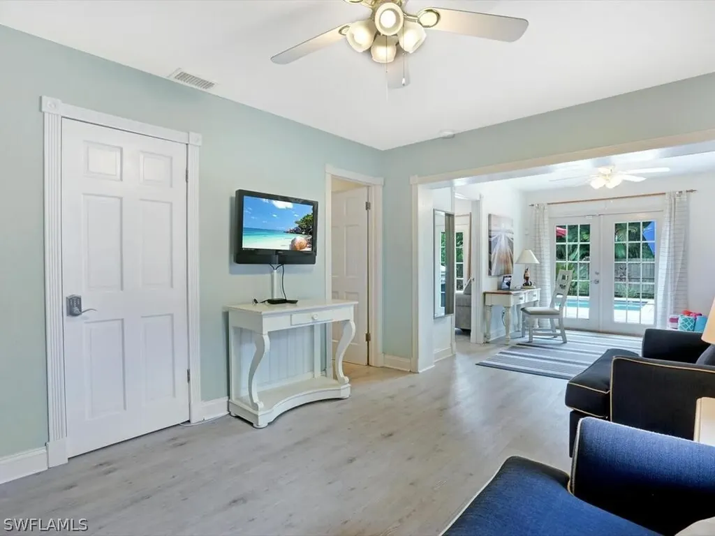 856 98th Avenue N Naples FL 34108