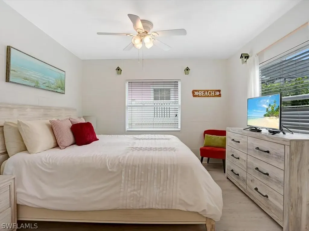 856 98th Avenue N Naples FL 34108
