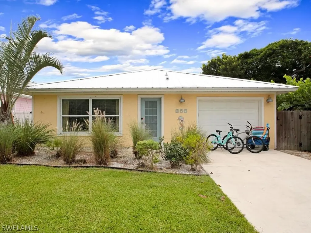 856 98th Avenue N Naples FL 34108