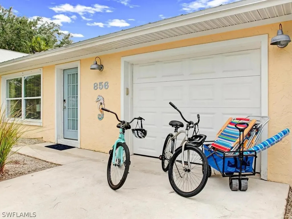 856 98th Avenue N Naples FL 34108