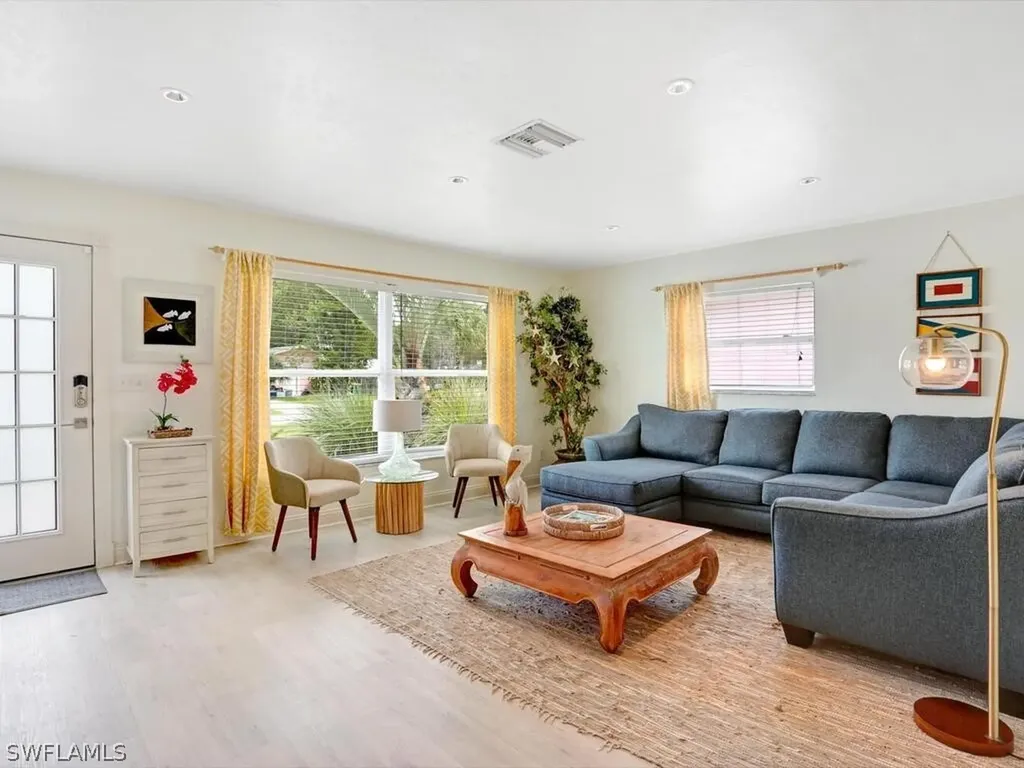 856 98th Avenue N Naples FL 34108