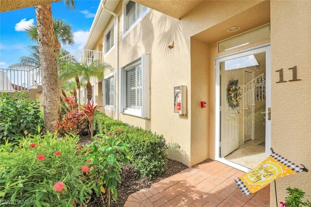 Naples FL, 2350 Hidden Lake Court, Unit 8511