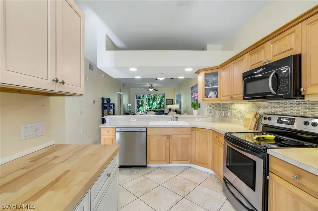 2350 Hidden Lake Court Naples FL 34112