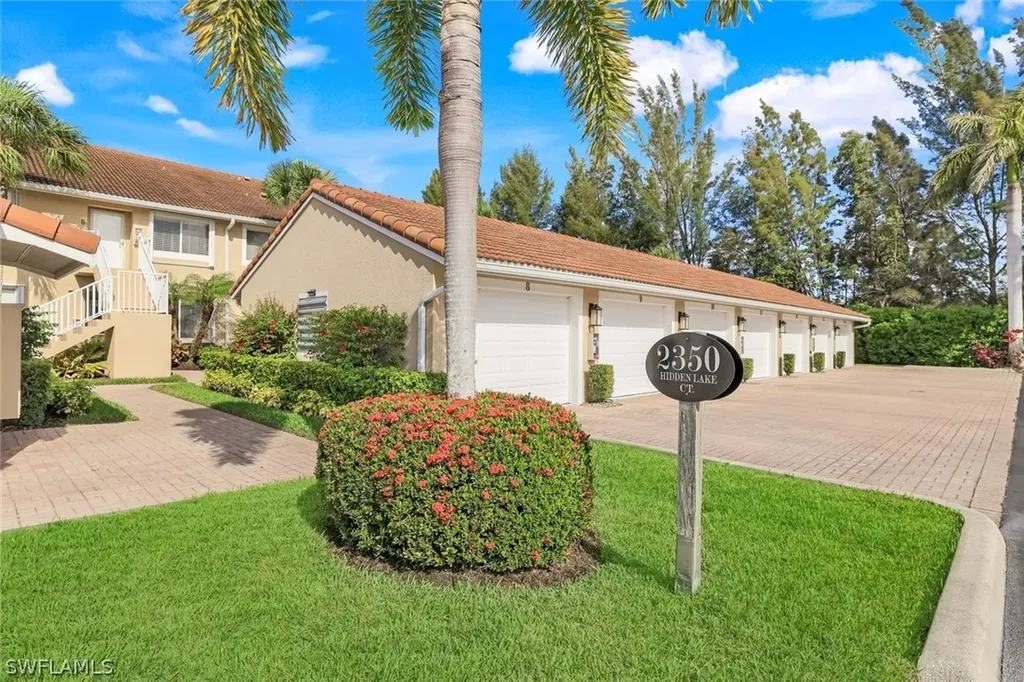 2350 Hidden Lake Court Naples FL 34112