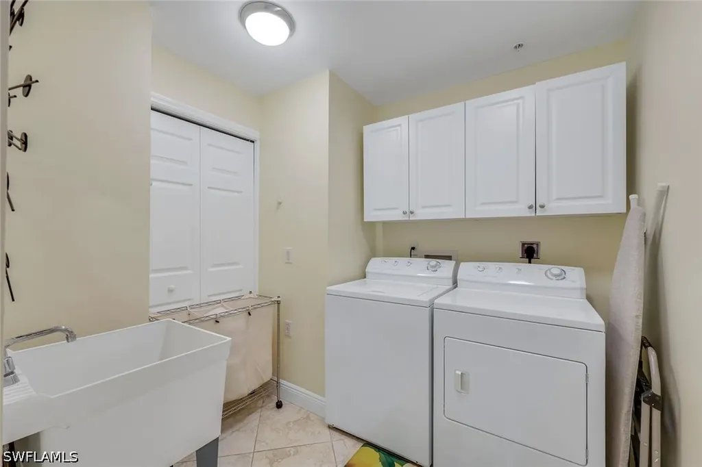 2350 Hidden Lake Court Naples FL 34112
