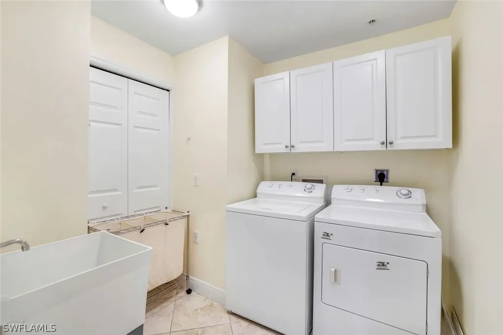 2350 Hidden Lake Court Naples FL 34112