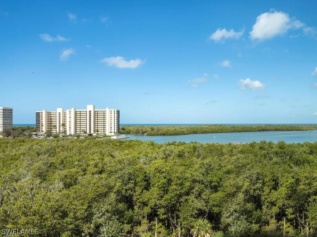 295 Grande Way Naples FL 34110