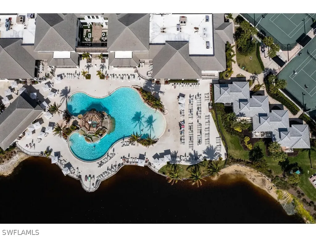 295 Grande Way Naples FL 34110