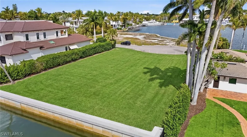 754 16th Avenue S Naples FL 34102