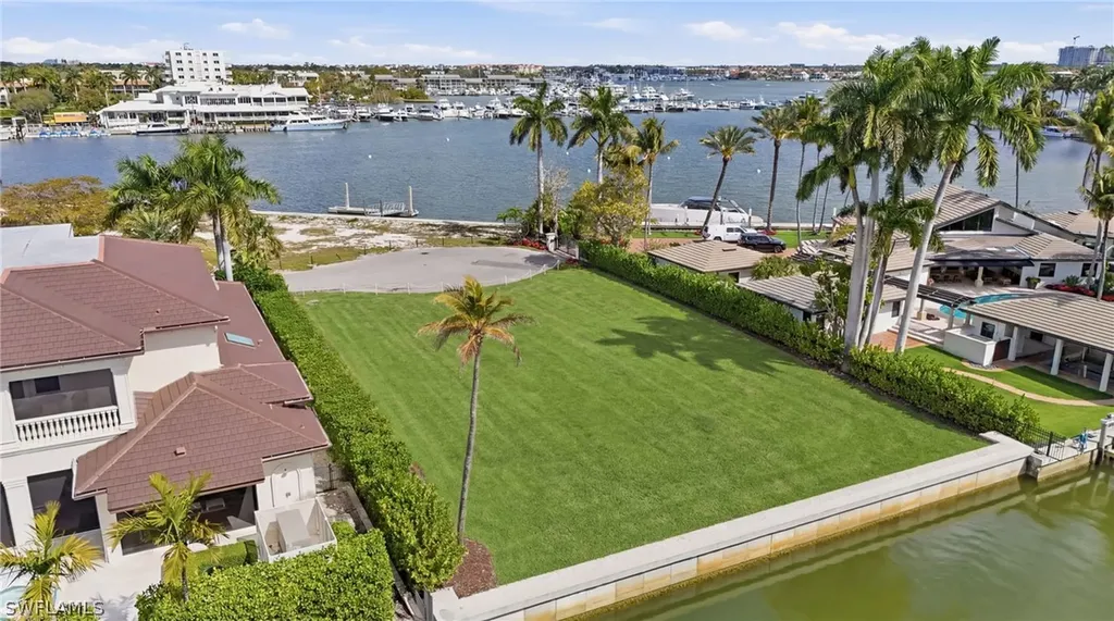 754 16th Avenue S Naples FL 34102