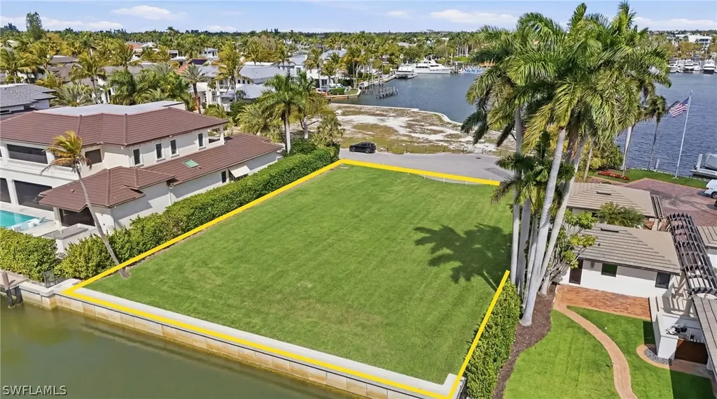 754 16th Avenue S Naples FL 34102