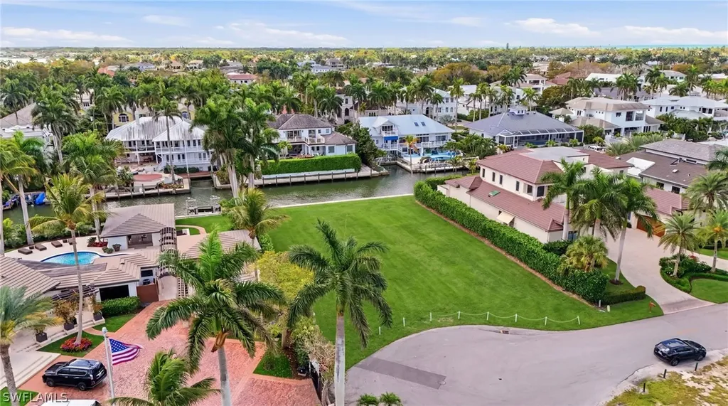 754 16th Avenue S Naples FL 34102