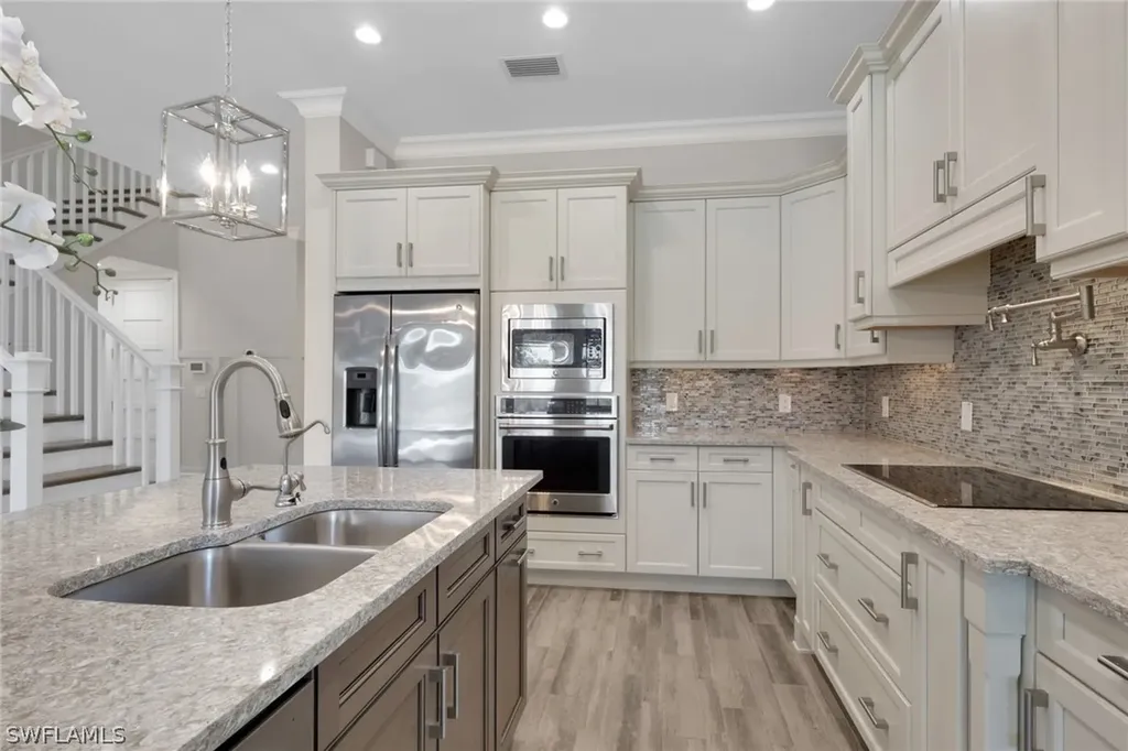 6482 Warwick Avenue Naples FL 34113