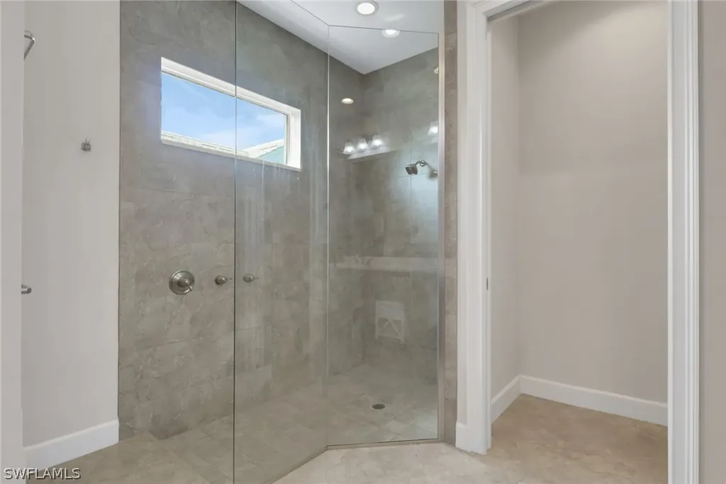 6482 Warwick Avenue Naples FL 34113