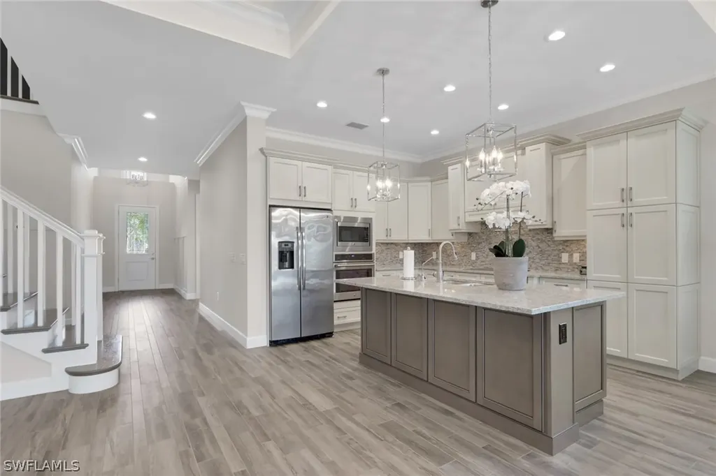 6482 Warwick Avenue Naples FL 34113