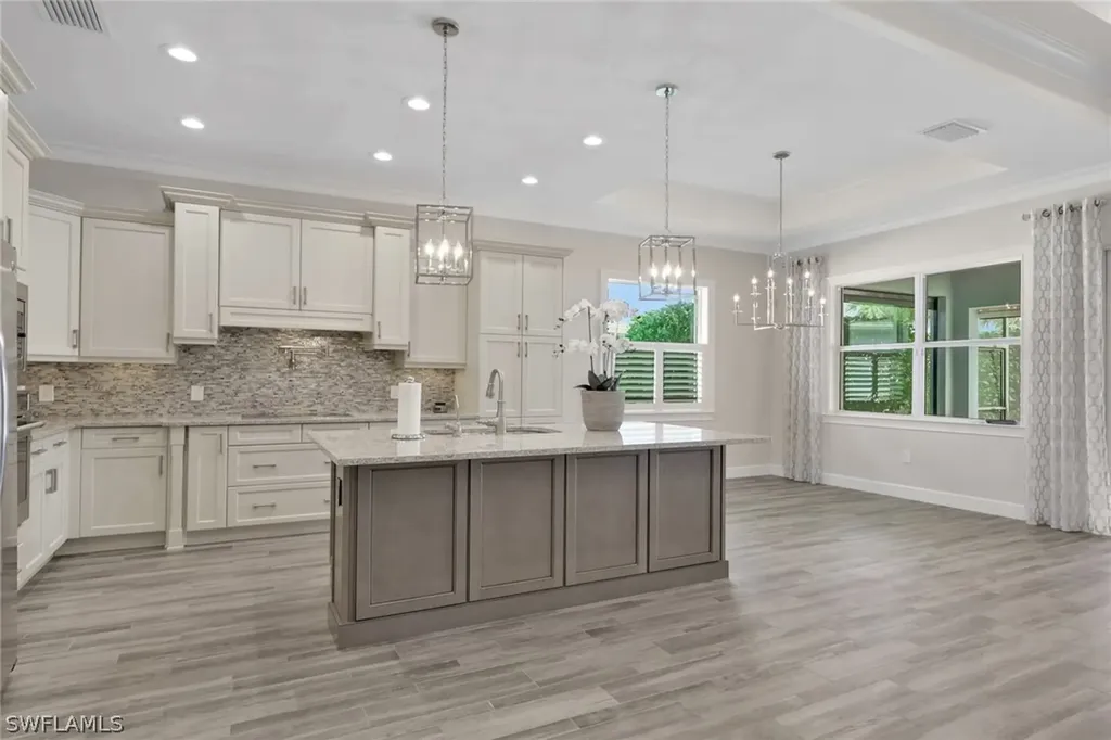 6482 Warwick Avenue Naples FL 34113