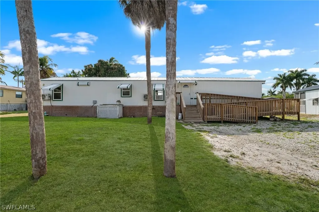 17 Spoonbill Avenue Everglades City FL 34139
