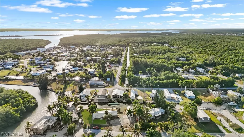 17 Spoonbill Avenue Everglades City FL 34139