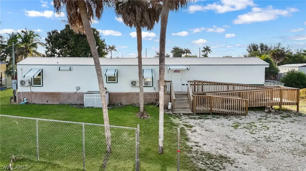 17 Spoonbill Avenue Everglades City FL 34139