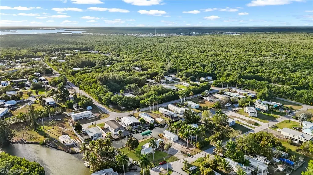 17 Spoonbill Avenue Everglades City FL 34139
